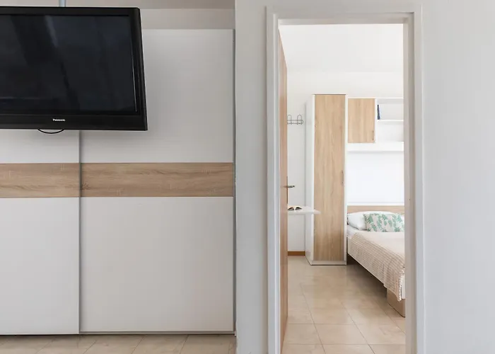 Enyoj Marjan, Beaches And View * Split