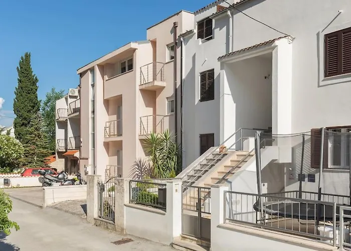 Apartment Enyoj Marjan, Beaches And View