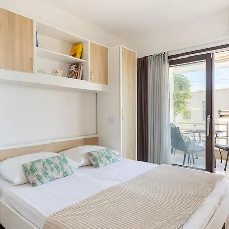아파트 Enyoj Marjan, Beaches And View *